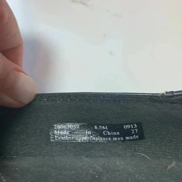 Clarks comfy black leather loafers with  taupe stitching , 8.5M - Picture 4 of 7